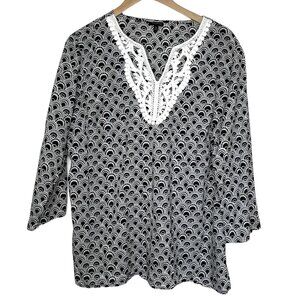Talbots Women's Black & White geometric Cotton crochet Trim Top V-Neck Size XL
